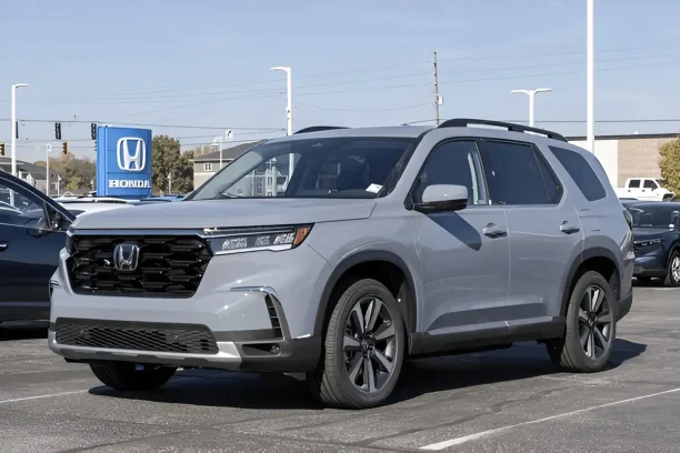 Honda SUV at dealership that may qualify for lemon law claim due to recurring vehicle problems, 247lemonlaw