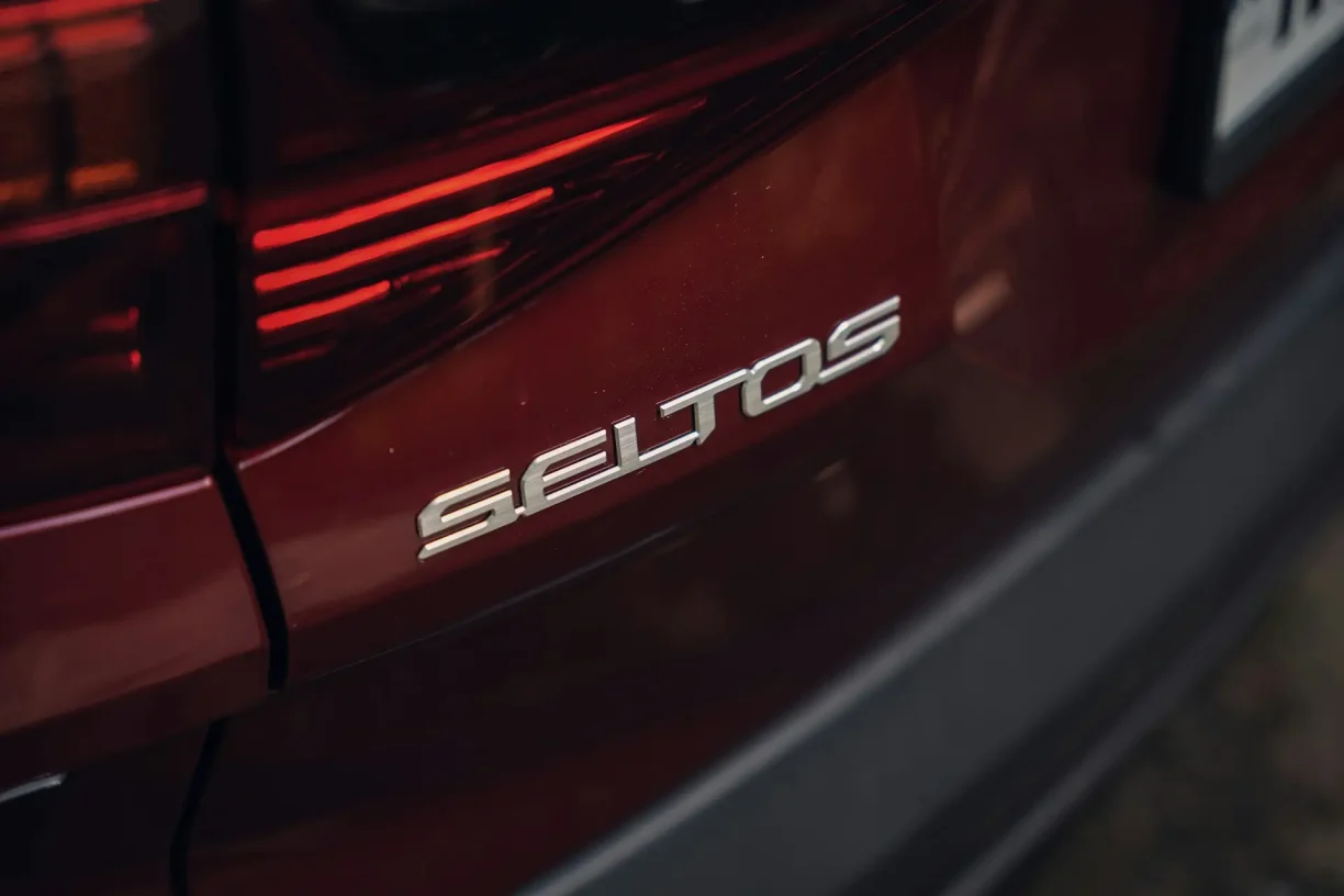 Kia Seltos vehicle badge associated with reported 2023 Kia Seltos problems and owner complaints