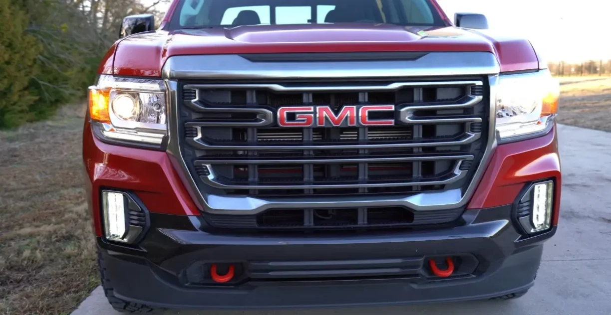 2021 GMC Canyon AT4 front grille — eligible for California lemon law compensation